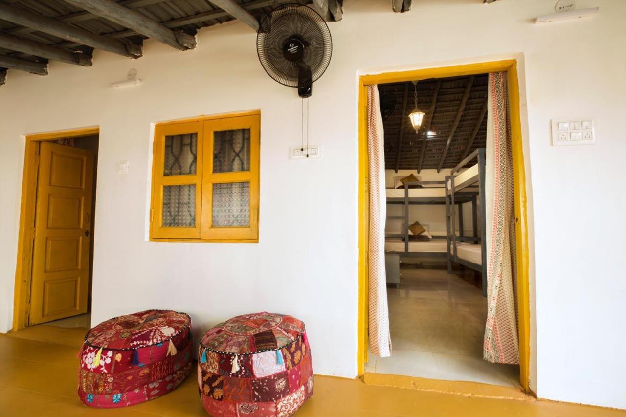 Craft Hostels Anjuna Bagian luar foto